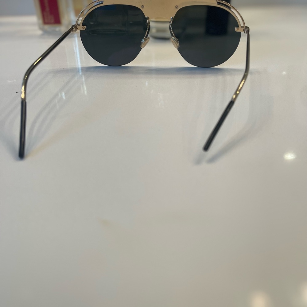 COPY - Dior Revolution - Picture 3 of 11